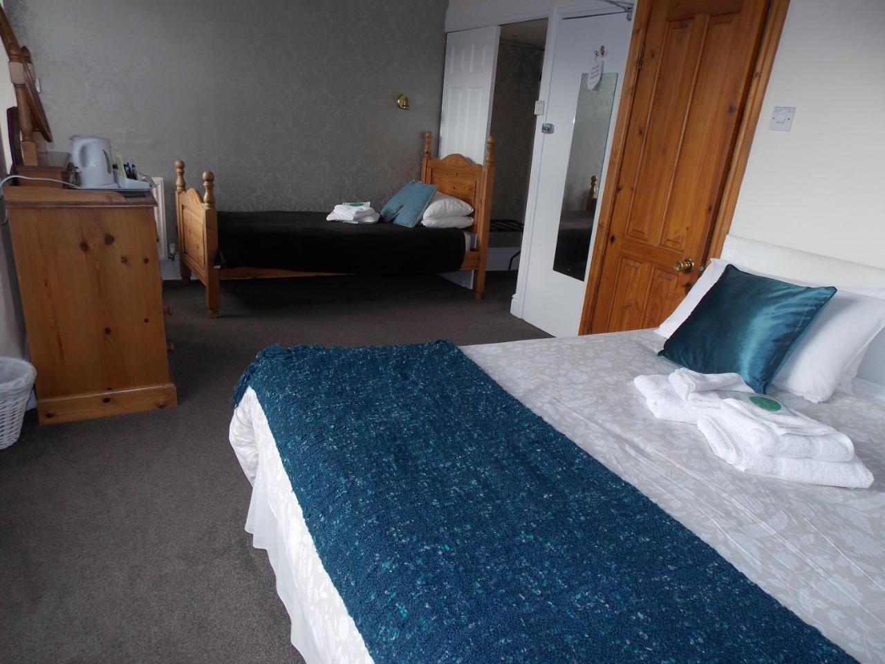 Ivy Bank Guest House Tenby Eksteriør billede