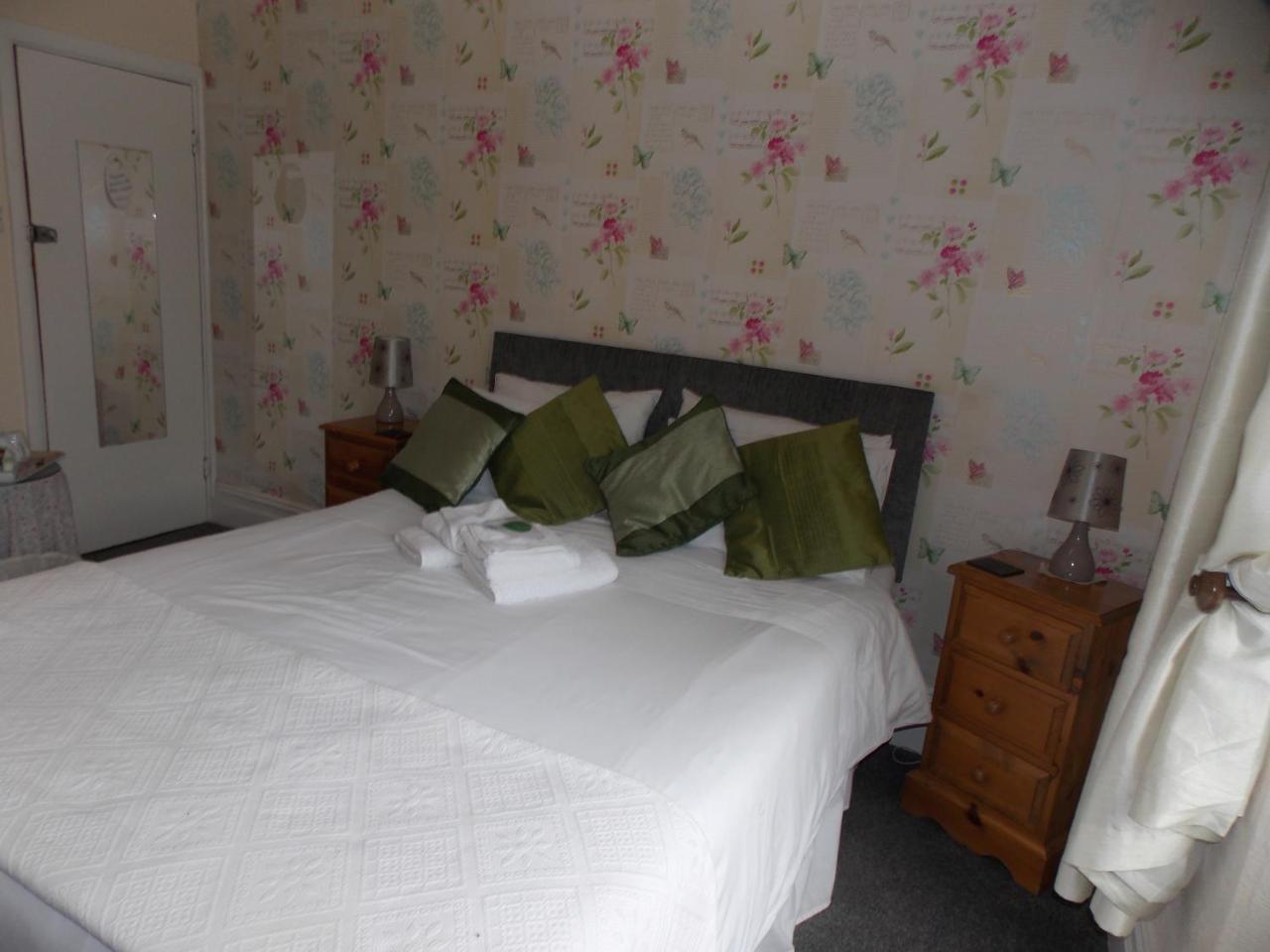 Ivy Bank Guest House Tenby Eksteriør billede