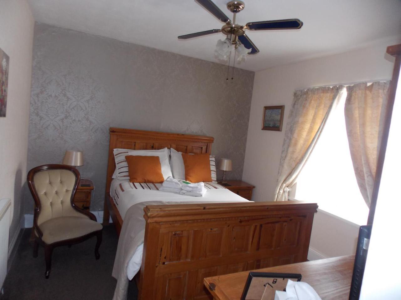Ivy Bank Guest House Tenby Eksteriør billede